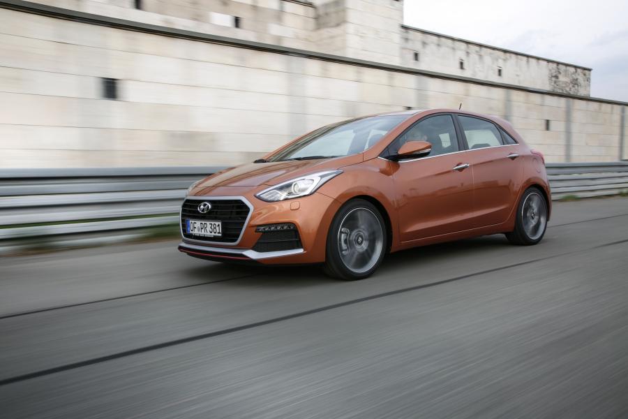  Hyundai i30 5-Door Turbo 2015 года  (фото 14 из 23)